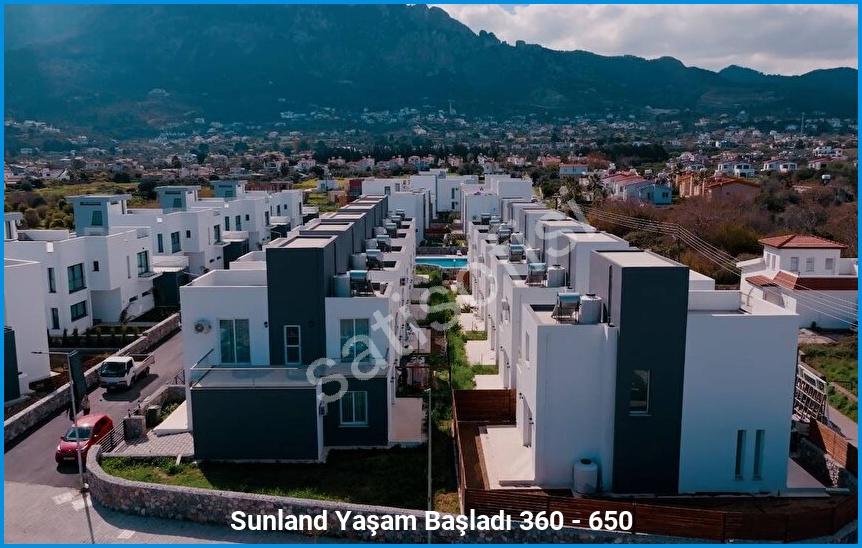Sunland 4