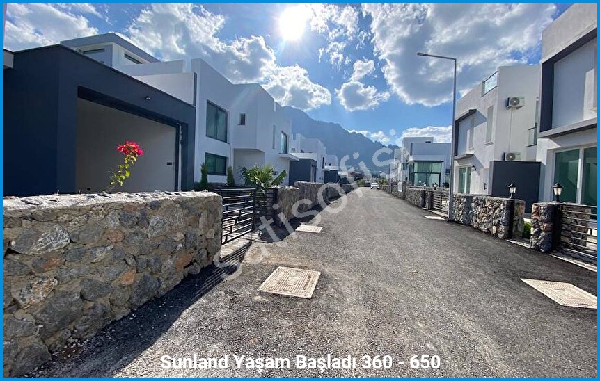 Sunland 9