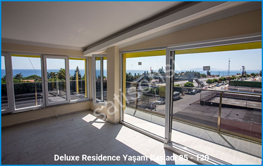 Deluxe Residence 4