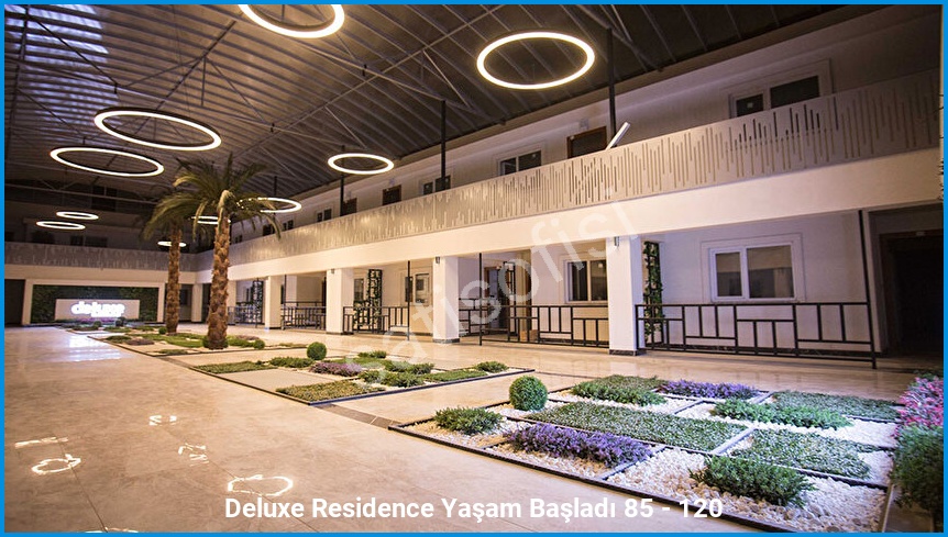 Deluxe Residence 8